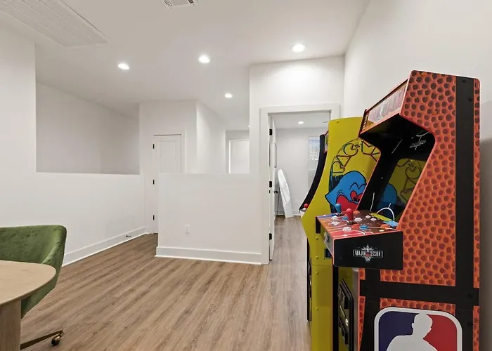 Acadian House King Bed Garage Arcade 85 Tv Villa *