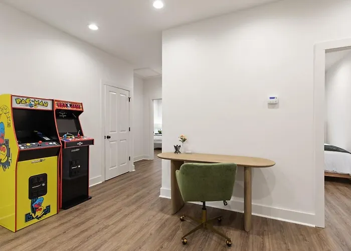 Acadian House King Bed Garage Arcade 85 Tv