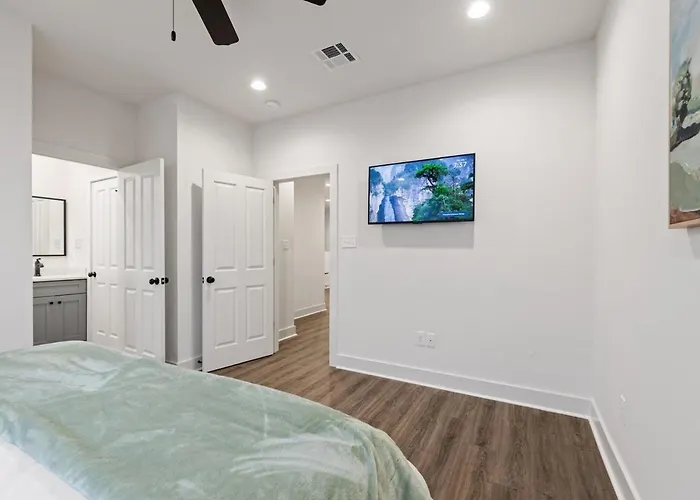 Villa Acadian House King Bed Garage Arcade 85 Tv Lafayette