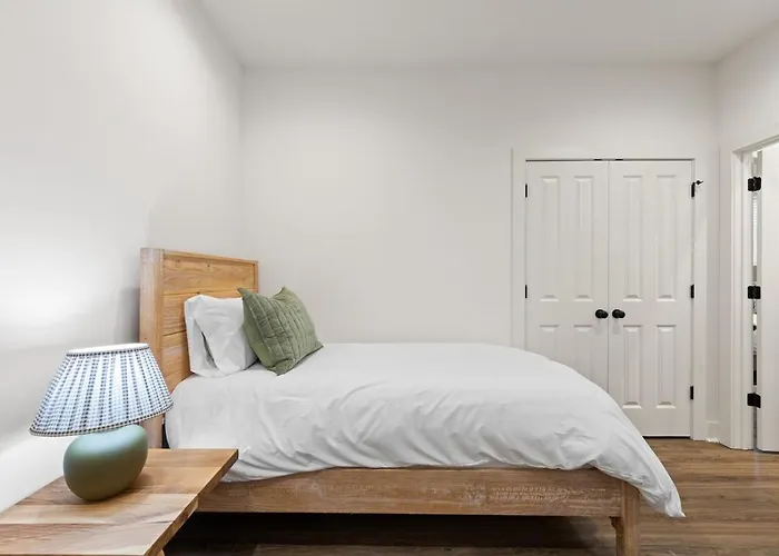 Acadian House King Bed Garage Arcade 85 Tv Lafayette