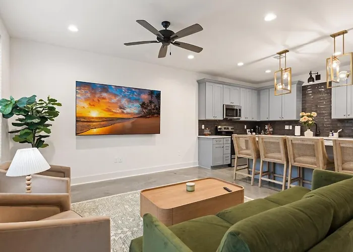 Acadian House King Bed Garage Arcade 85 Tv Villa *